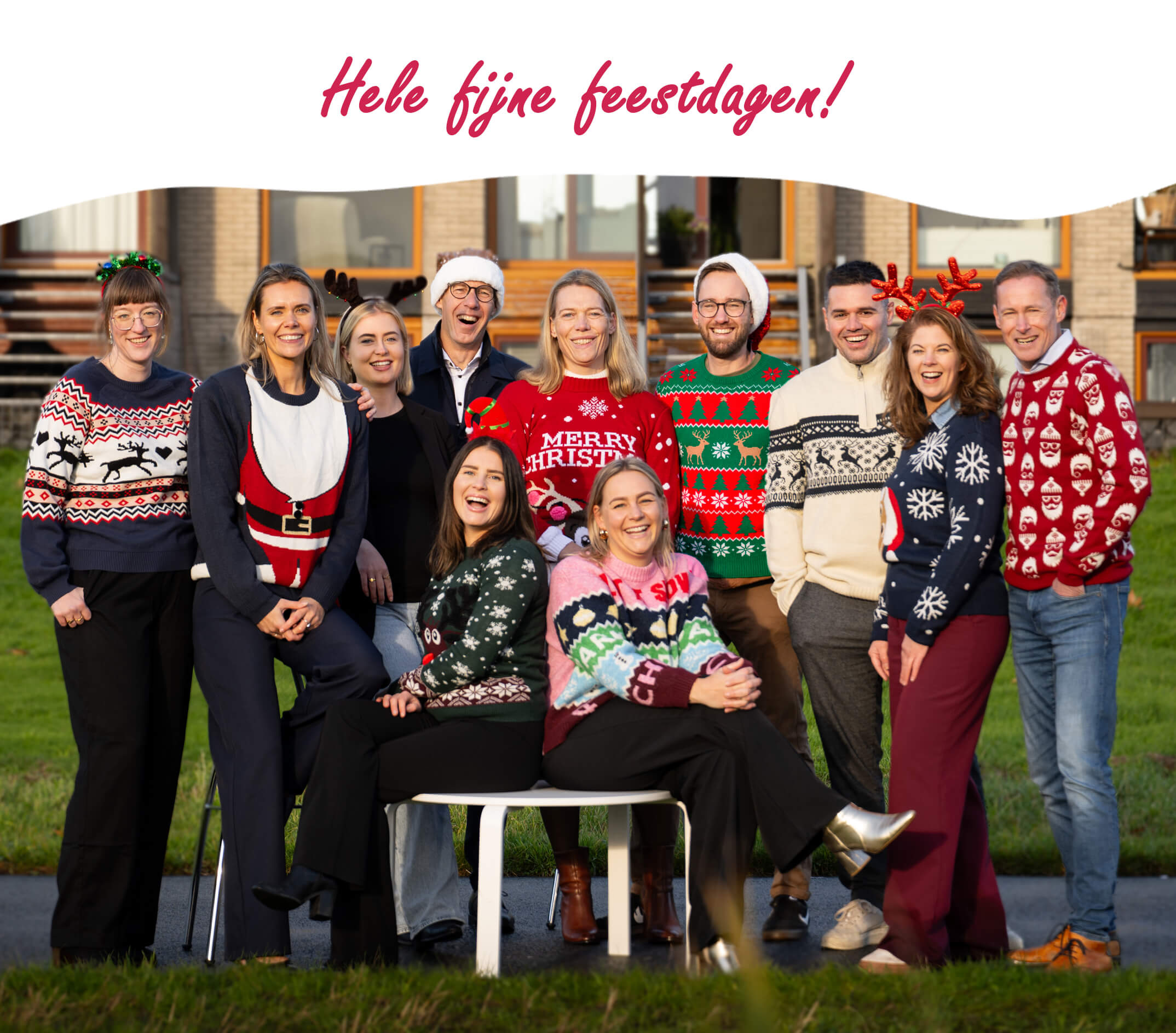 Team Van 't Riet De-Makelaar in kerstoutfit