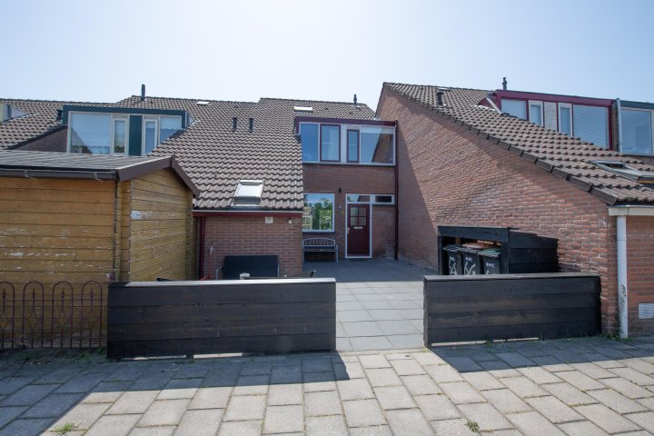 Hoofdafbeelding Pieter Dekkerstraat 64